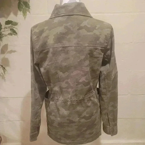 Caslon Camouflage Utility Jacket Snap Closure Size SMALL Pockets Cinch Waist. - Picture 6 of 12